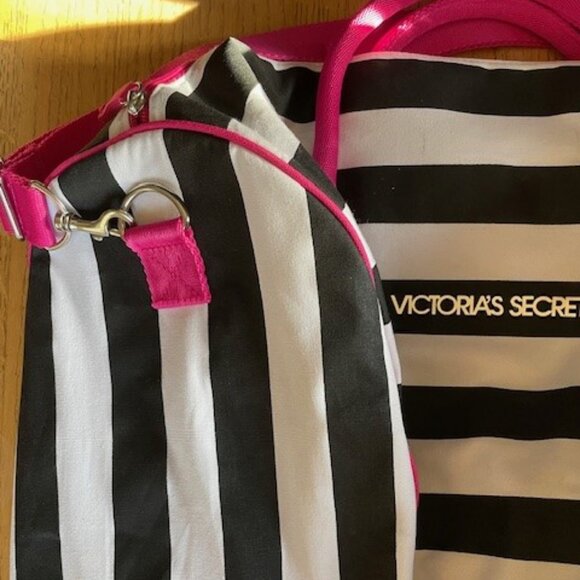Victoria’s Secret BLACK & WHITE STRIPED TOTE BAG With PINK Adjustable Strap NEW - Picture 11 of 14